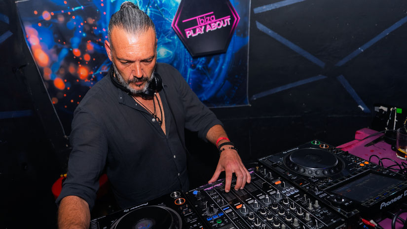 OPENING NIGHT CLUB PARTY @ LOLAS IBIZA 17 MAY